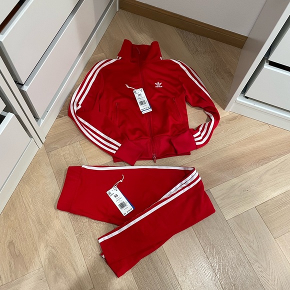 Adidas Originals Firebird TRACKSUIT in scarlet. Pants in XS / Jacket in size 2XS - Picture 3 of 11